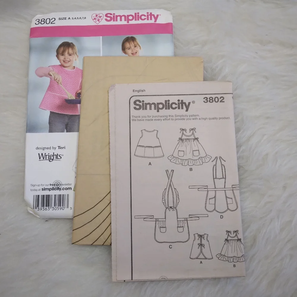 Simplicity 3802 Child's Aprons in 4 styles Size 3-4-5-6-7-8
